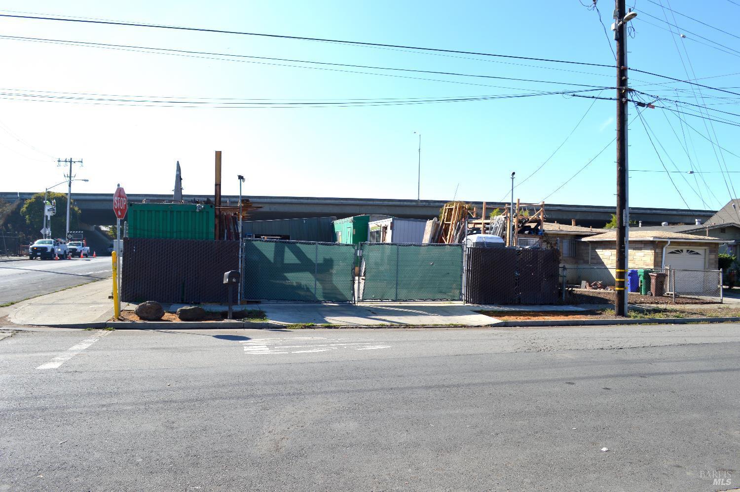 Detail Gallery Image 2 of 11 For 130 Maine Ave, Richmond,  CA 94804 - – Beds | – Baths