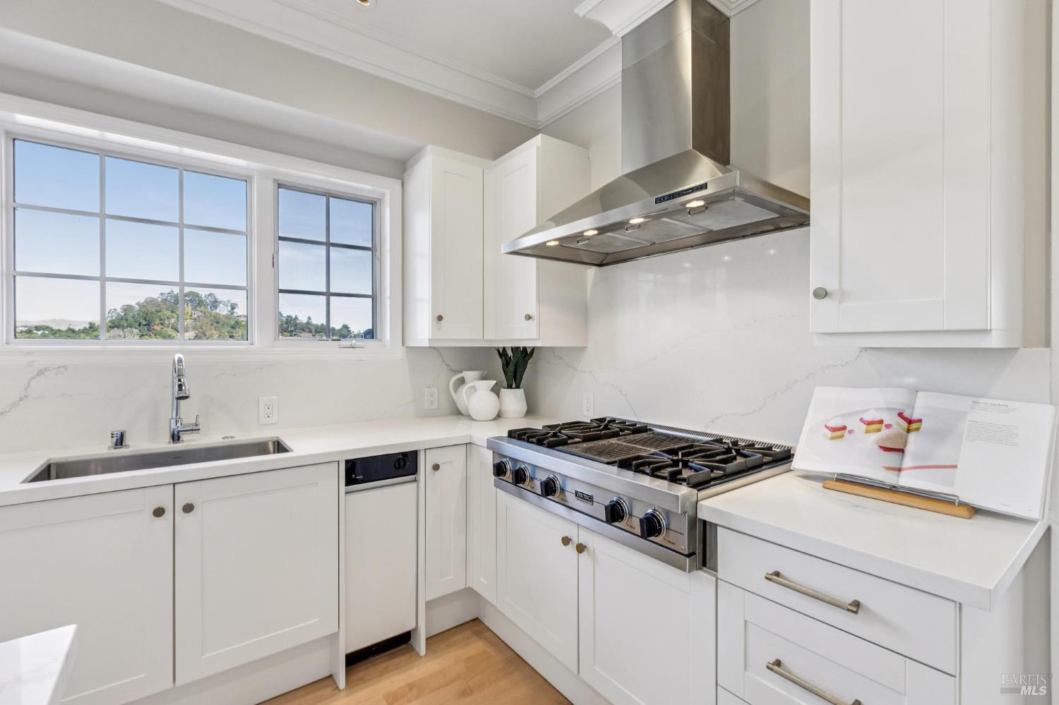 Detail Gallery Image 47 of 68 For 30 De Silva Island Dr, Mill Valley,  CA 94941 - 3 Beds | 2/1 Baths