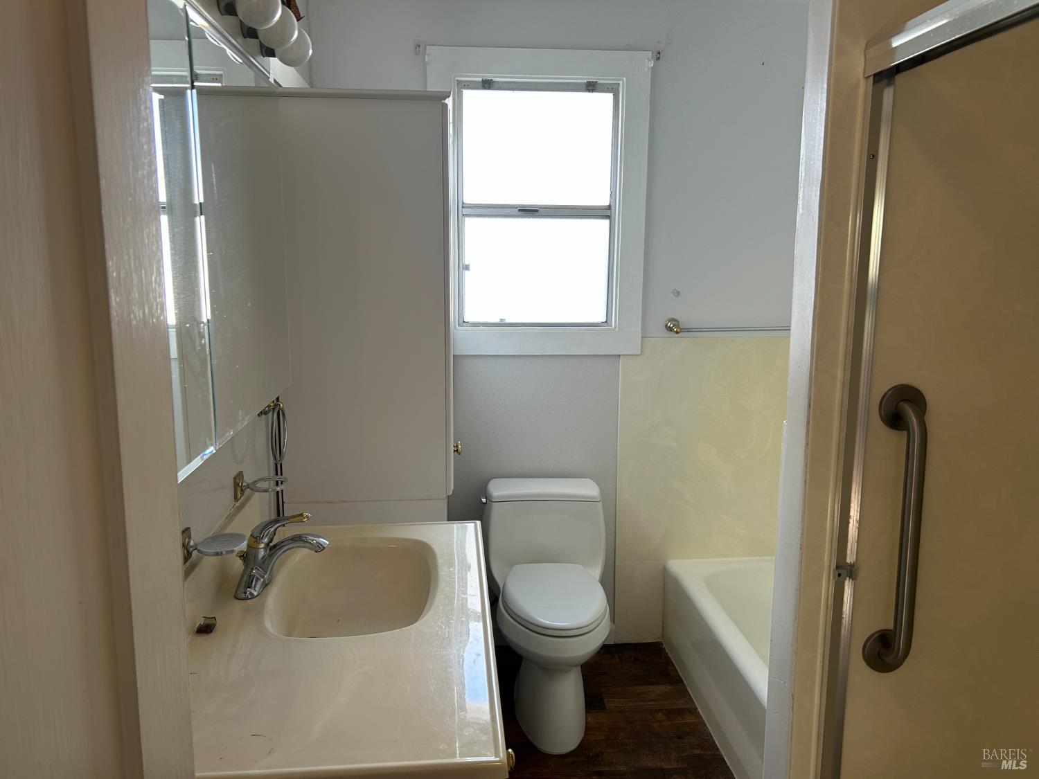 Detail Gallery Image 7 of 13 For 521 E G St, Benicia,  CA 94510 - 3 Beds | 1 Baths