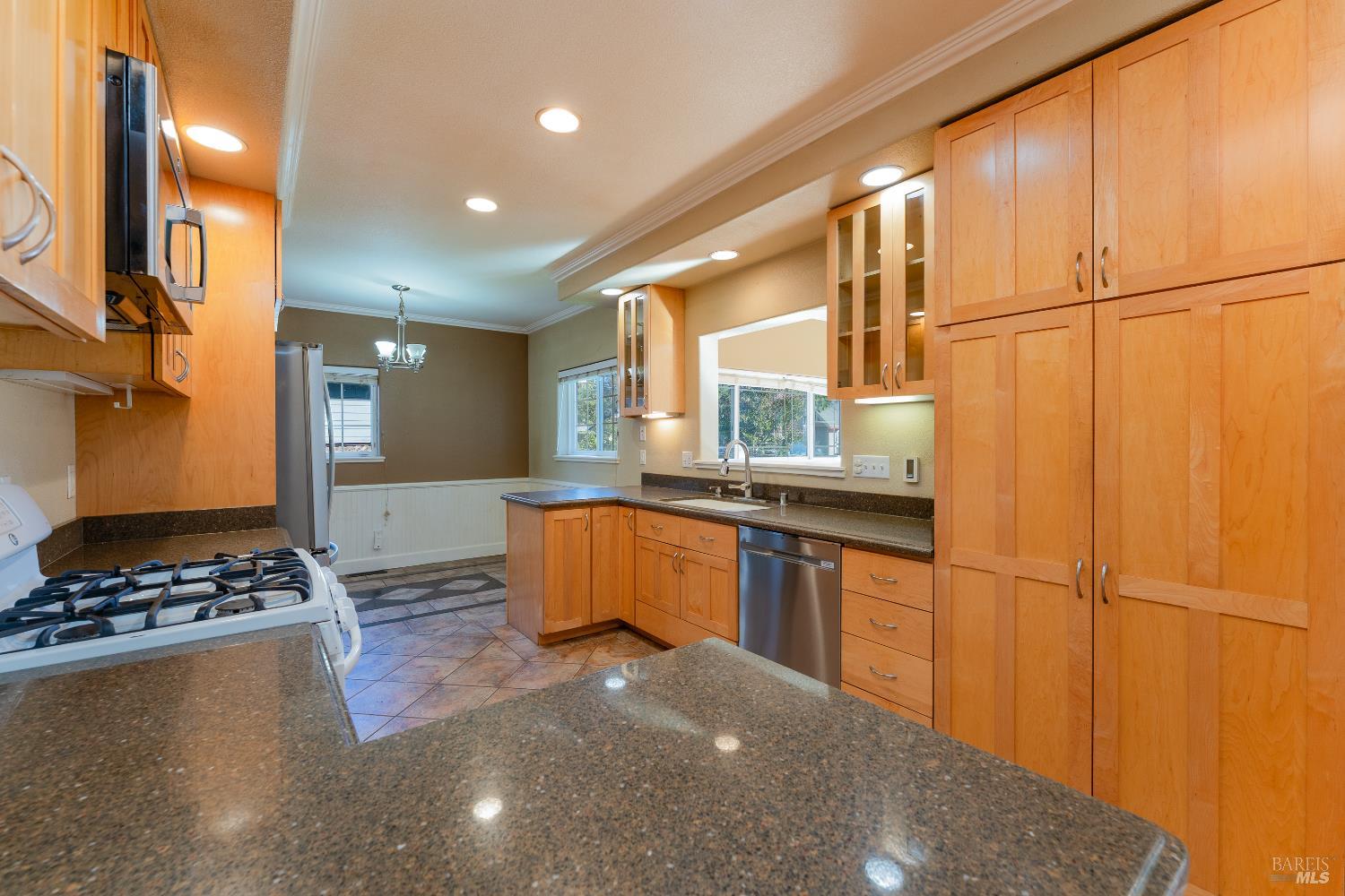 Detail Gallery Image 13 of 41 For 372 Coast St, Willits,  CA 95490 - 4 Beds | 2 Baths