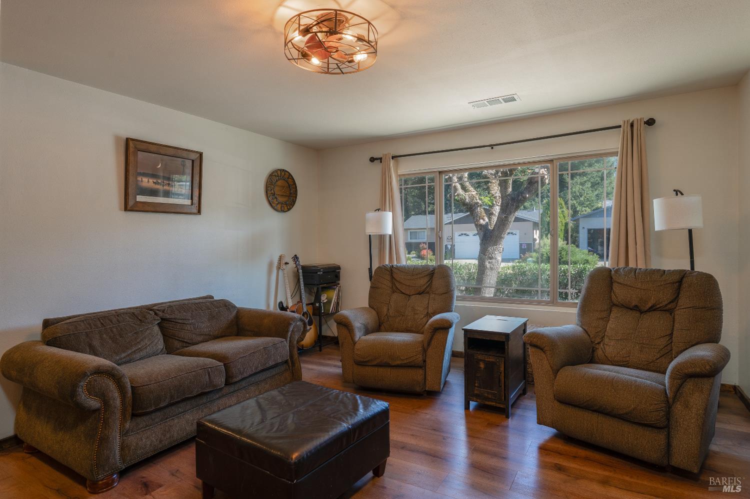 Detail Gallery Image 5 of 24 For 216 Bonnie Ln, Willits,  CA 95490 - 3 Beds | 2 Baths