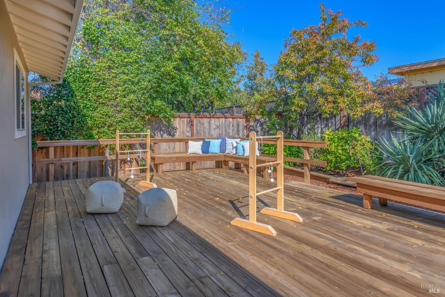 Detail Gallery Image 29 of 31 For 32 Knight Dr, San Rafael,  CA 94901 - 3 Beds | 2 Baths