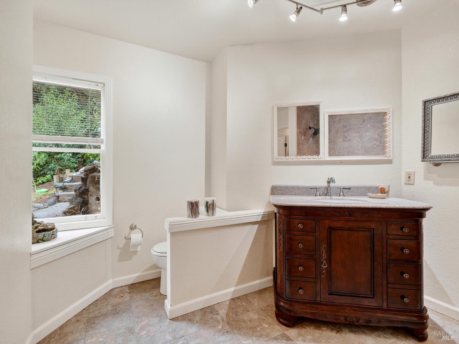 Detail Gallery Image 19 of 56 For 217 Geysers Rd, Cloverdale,  CA 95425 - 3 Beds | 4 Baths