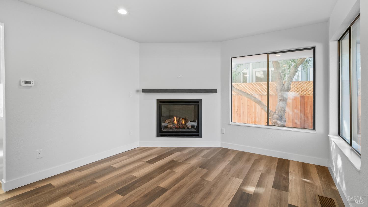 Detail Gallery Image 11 of 40 For 1380 Velma Ave, Santa Rosa,  CA 95403 - 2 Beds | 1 Baths