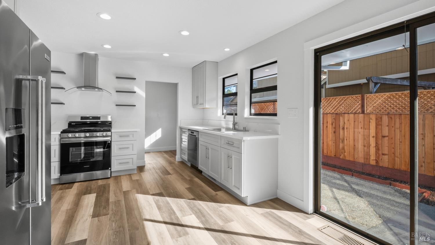 Detail Gallery Image 16 of 40 For 1380 Velma Ave, Santa Rosa,  CA 95403 - 2 Beds | 1 Baths