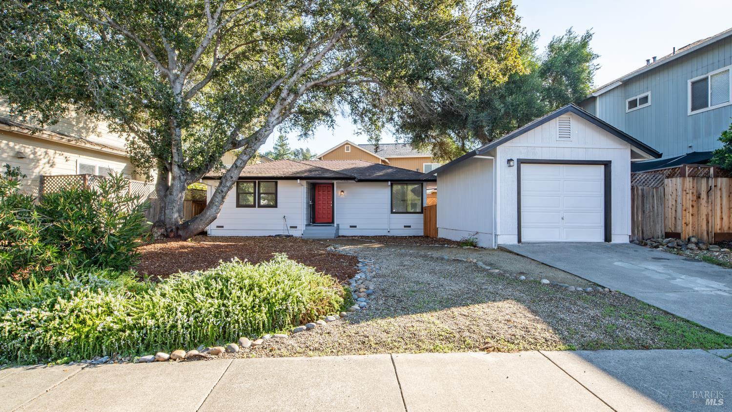 Detail Gallery Image 5 of 40 For 1380 Velma Ave, Santa Rosa,  CA 95403 - 2 Beds | 1 Baths