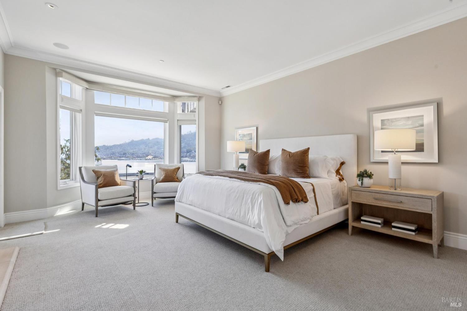 Detail Gallery Image 4 of 68 For 30 De Silva Island Dr, Mill Valley,  CA 94941 - 3 Beds | 2/1 Baths