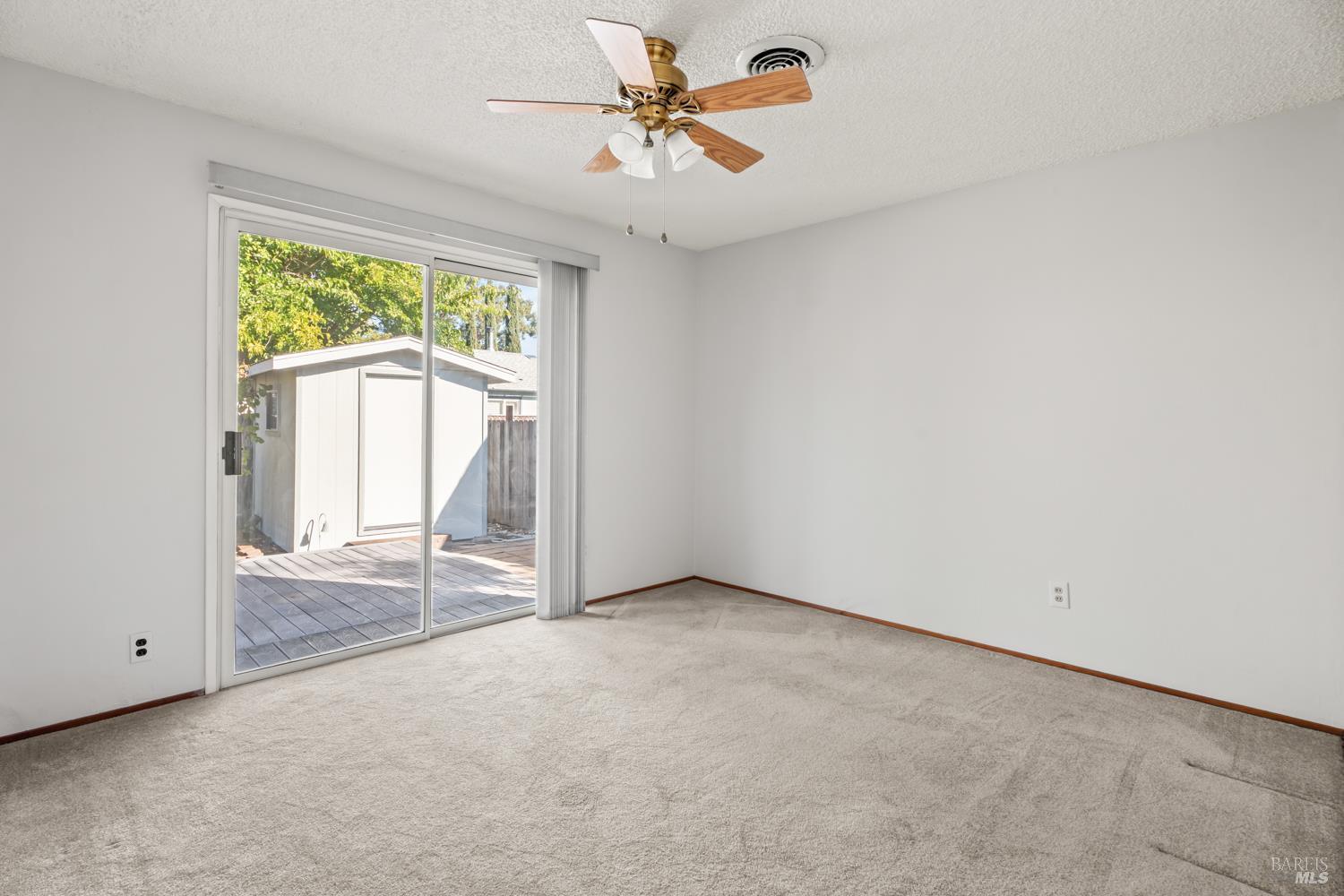 Detail Gallery Image 11 of 16 For 74 Fairview Ct, Ukiah,  CA 95482 - 3 Beds | 2 Baths