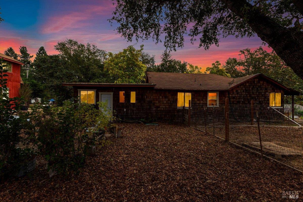 Detail Gallery Image 22 of 35 For 6640 1st St, Forestville,  CA 95436 - 2 Beds | 1 Baths