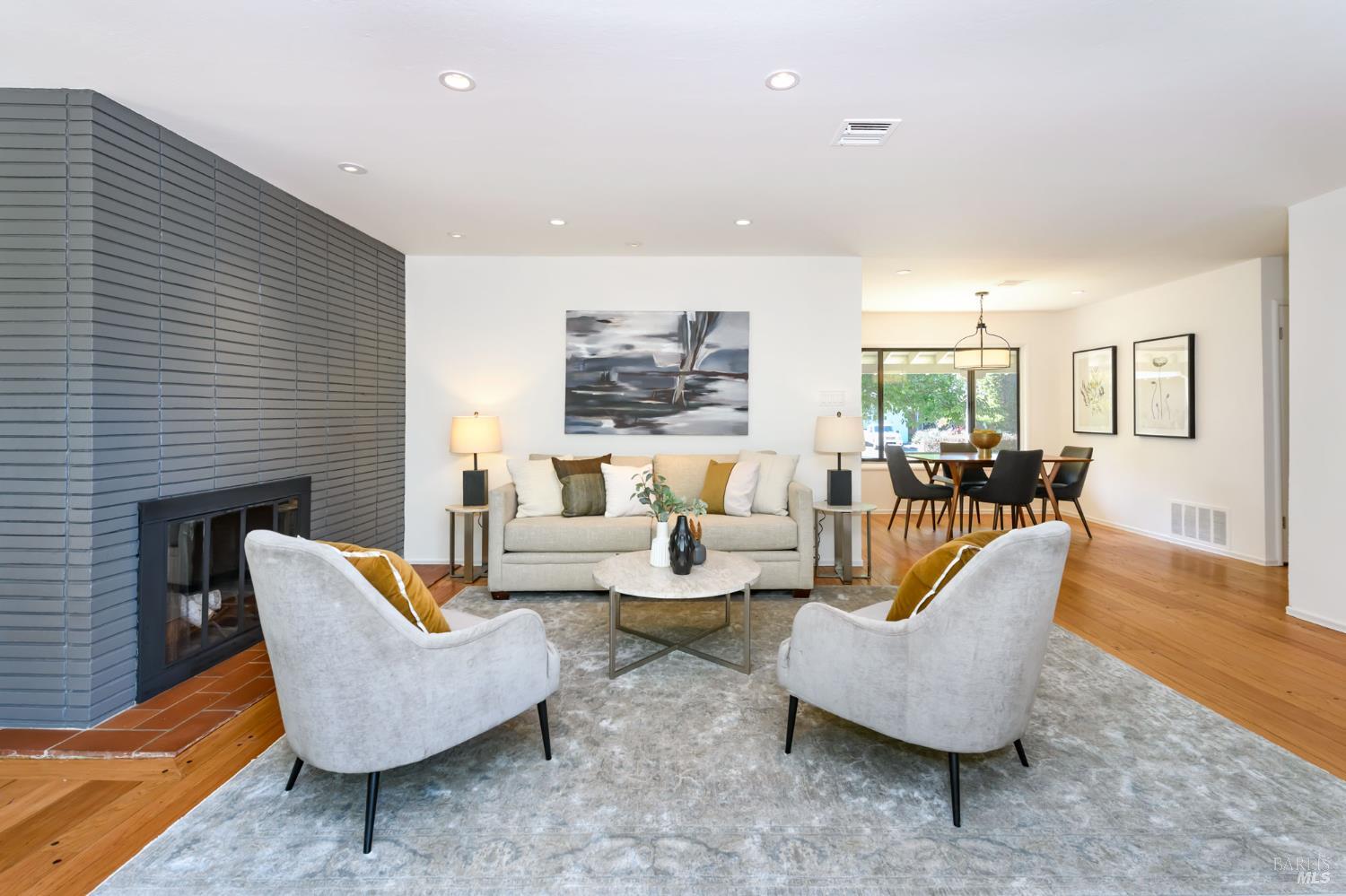 Detail Gallery Image 7 of 31 For 32 Knight Dr, San Rafael,  CA 94901 - 3 Beds | 2 Baths