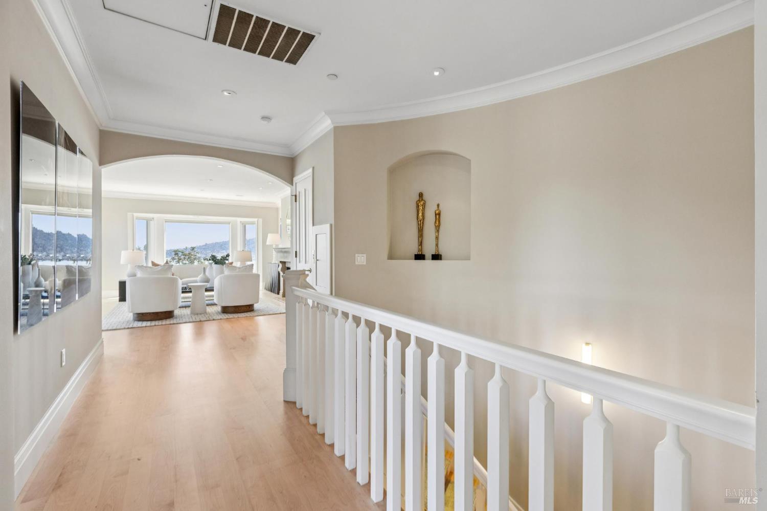 Detail Gallery Image 28 of 68 For 30 De Silva Island Dr, Mill Valley,  CA 94941 - 3 Beds | 2/1 Baths