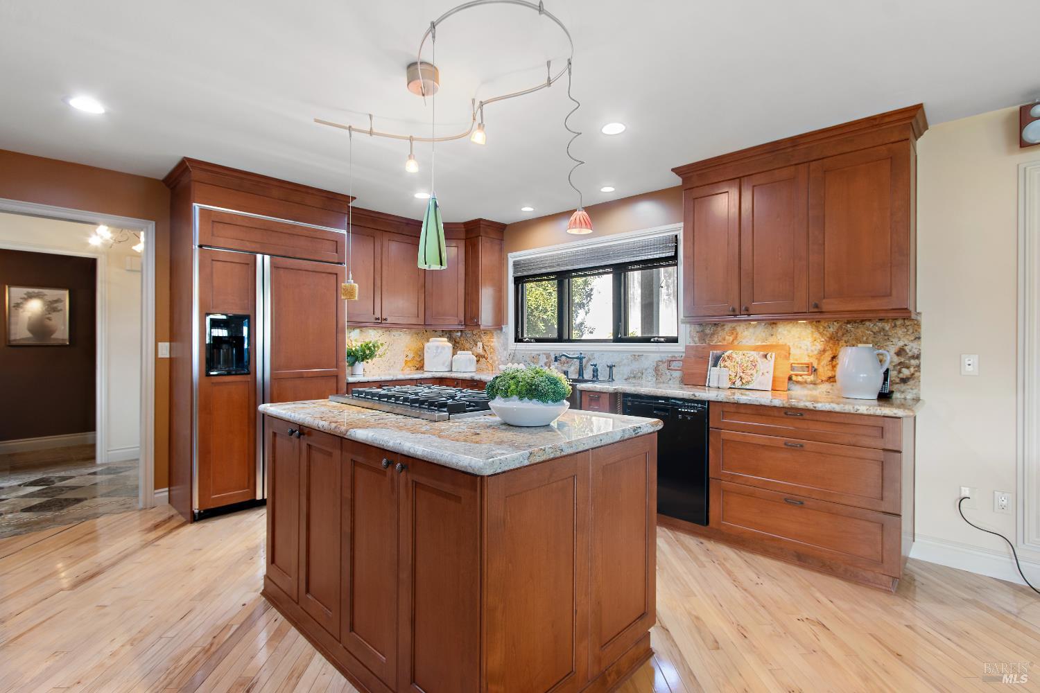 Detail Gallery Image 17 of 53 For 1372 Bonita Bahia Ct, Benicia,  CA 94510 - 3 Beds | 2/1 Baths