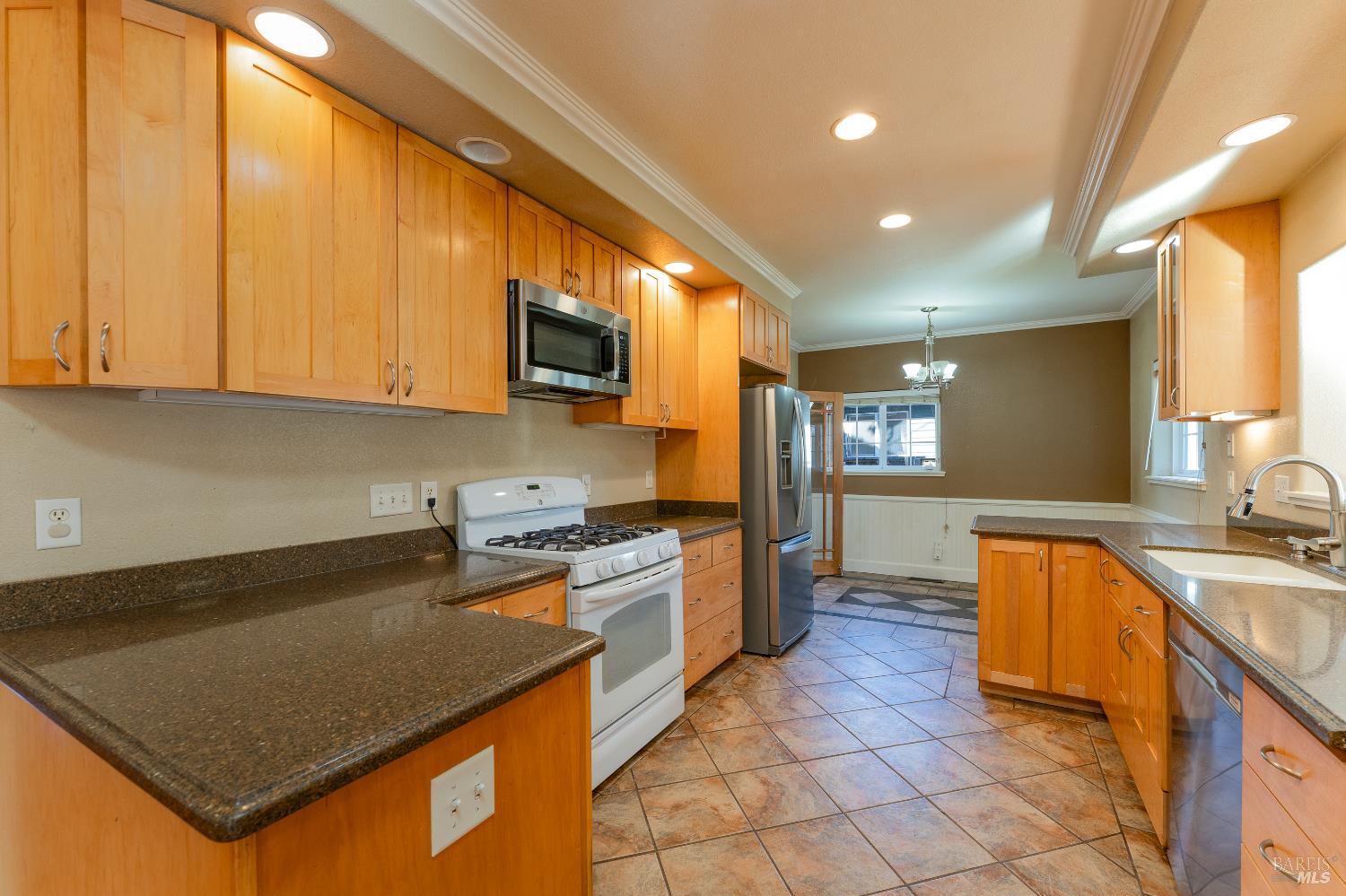 Detail Gallery Image 12 of 41 For 372 Coast St, Willits,  CA 95490 - 4 Beds | 2 Baths