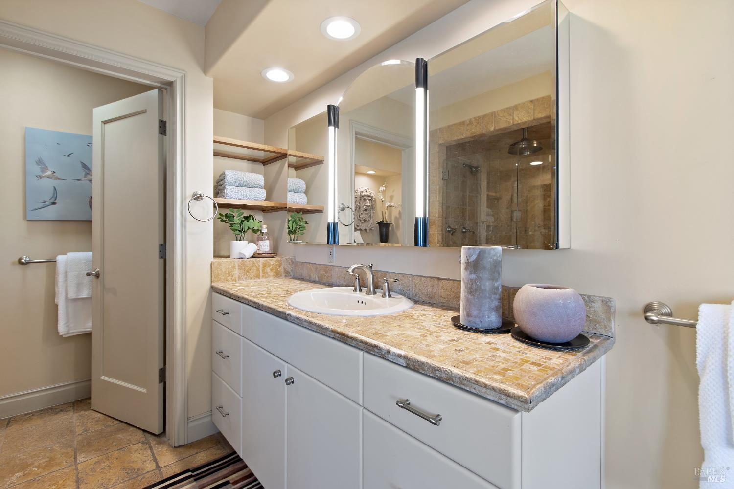 Detail Gallery Image 26 of 53 For 1372 Bonita Bahia Ct, Benicia,  CA 94510 - 3 Beds | 2/1 Baths