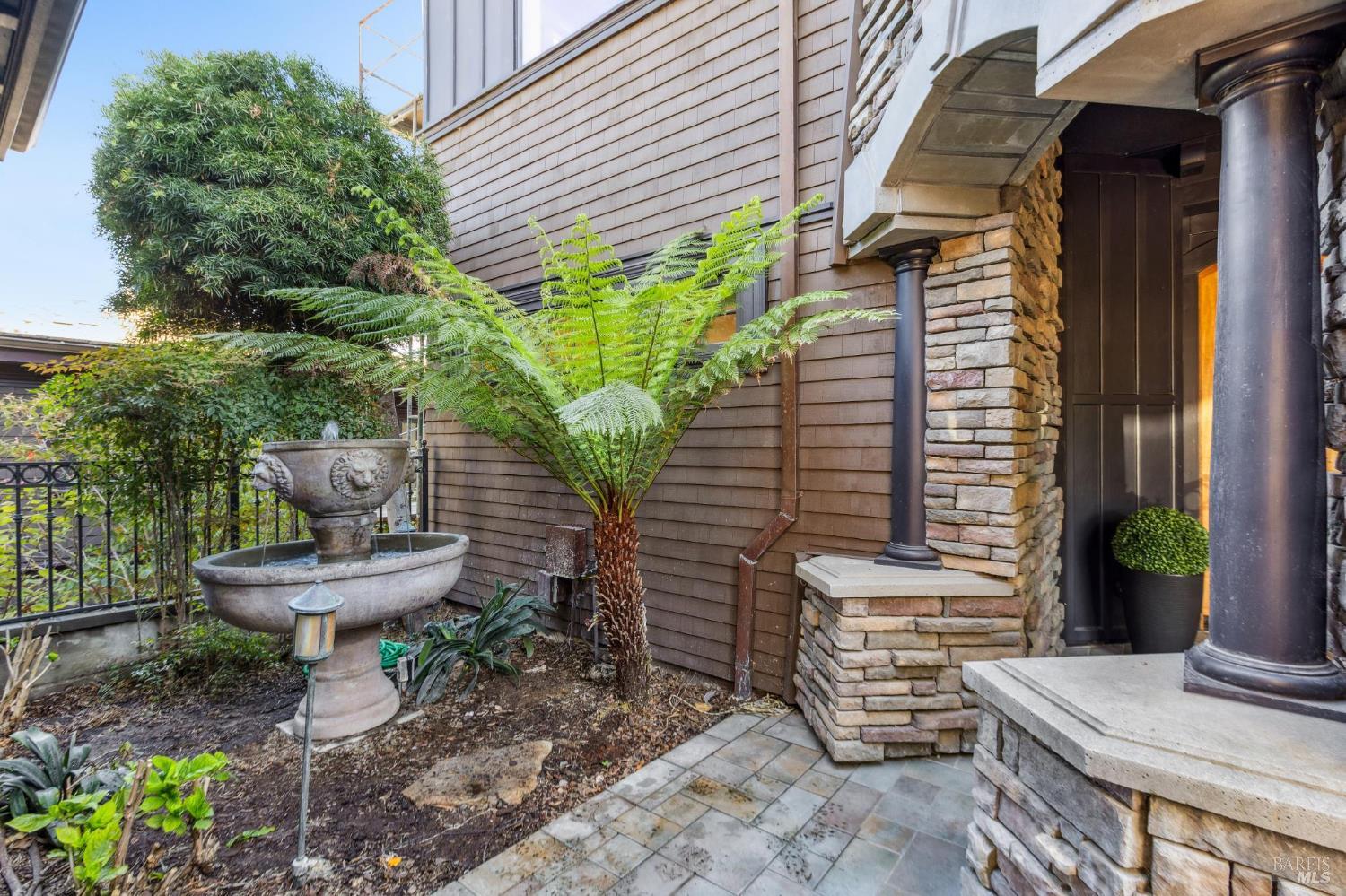 Detail Gallery Image 61 of 68 For 30 De Silva Island Dr, Mill Valley,  CA 94941 - 3 Beds | 2/1 Baths