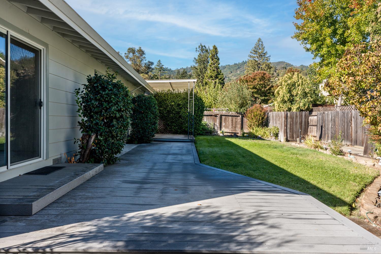 Detail Gallery Image 12 of 16 For 74 Fairview Ct, Ukiah,  CA 95482 - 3 Beds | 2 Baths