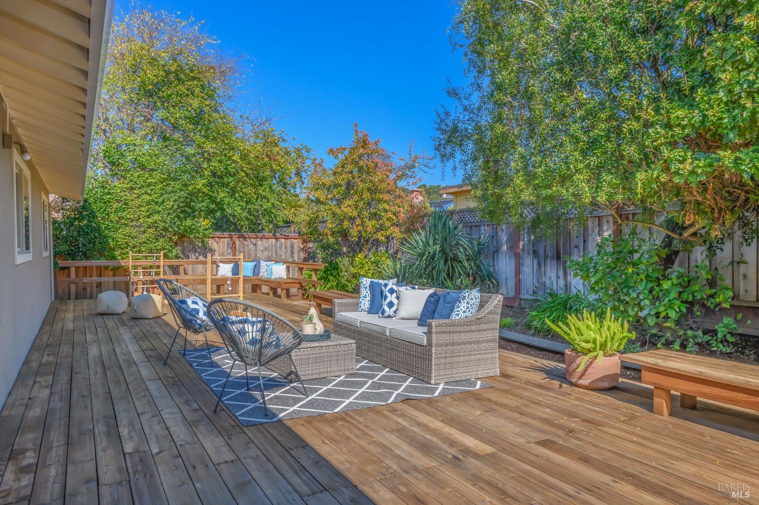 Detail Gallery Image 28 of 31 For 32 Knight Dr, San Rafael,  CA 94901 - 3 Beds | 2 Baths