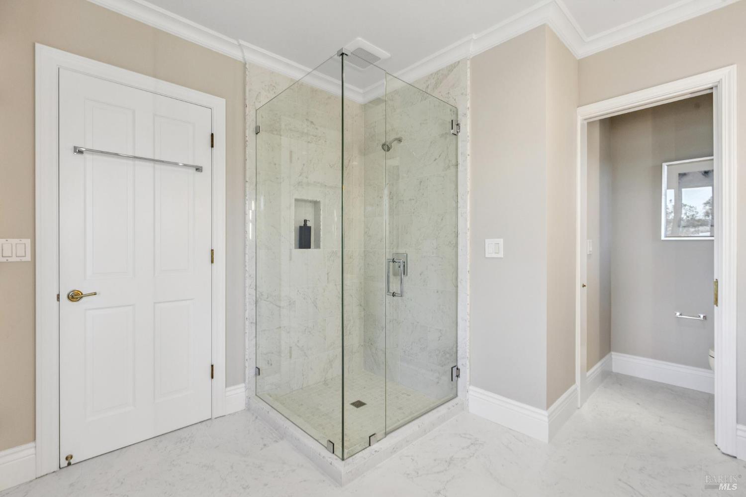 Detail Gallery Image 17 of 68 For 30 De Silva Island Dr, Mill Valley,  CA 94941 - 3 Beds | 2/1 Baths