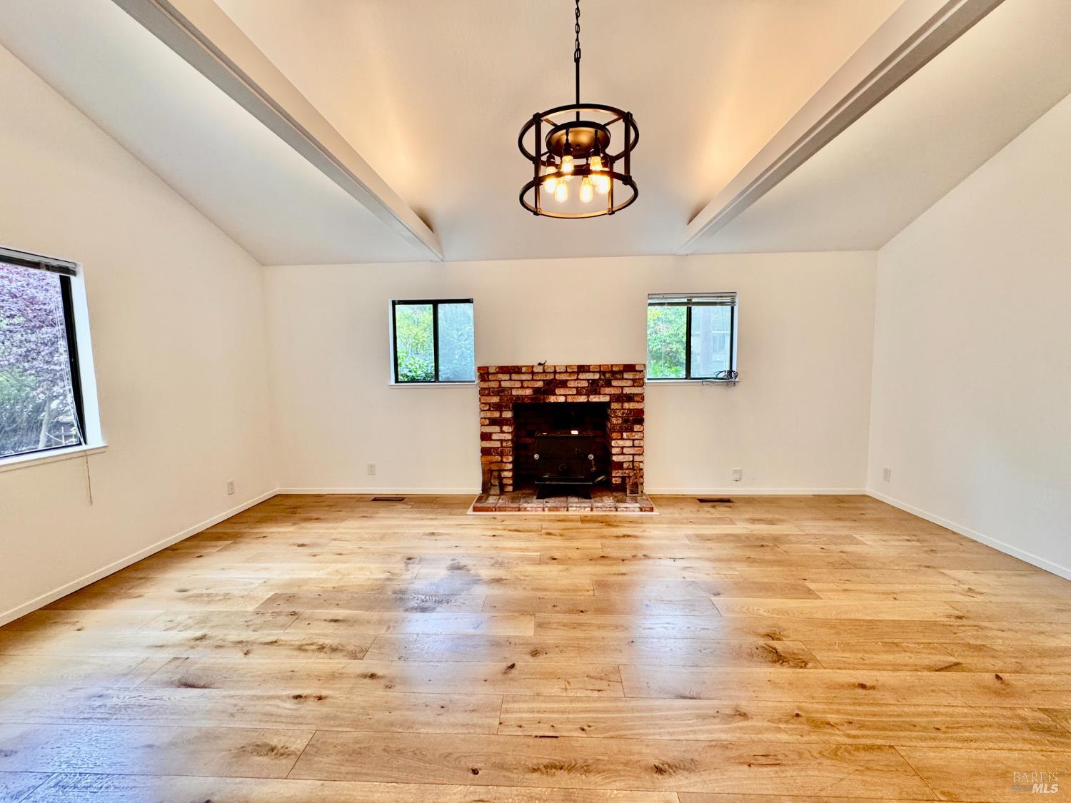 Detail Gallery Image 10 of 22 For 55 Park Rd, Fairfax,  CA 94930 - – Beds | – Baths