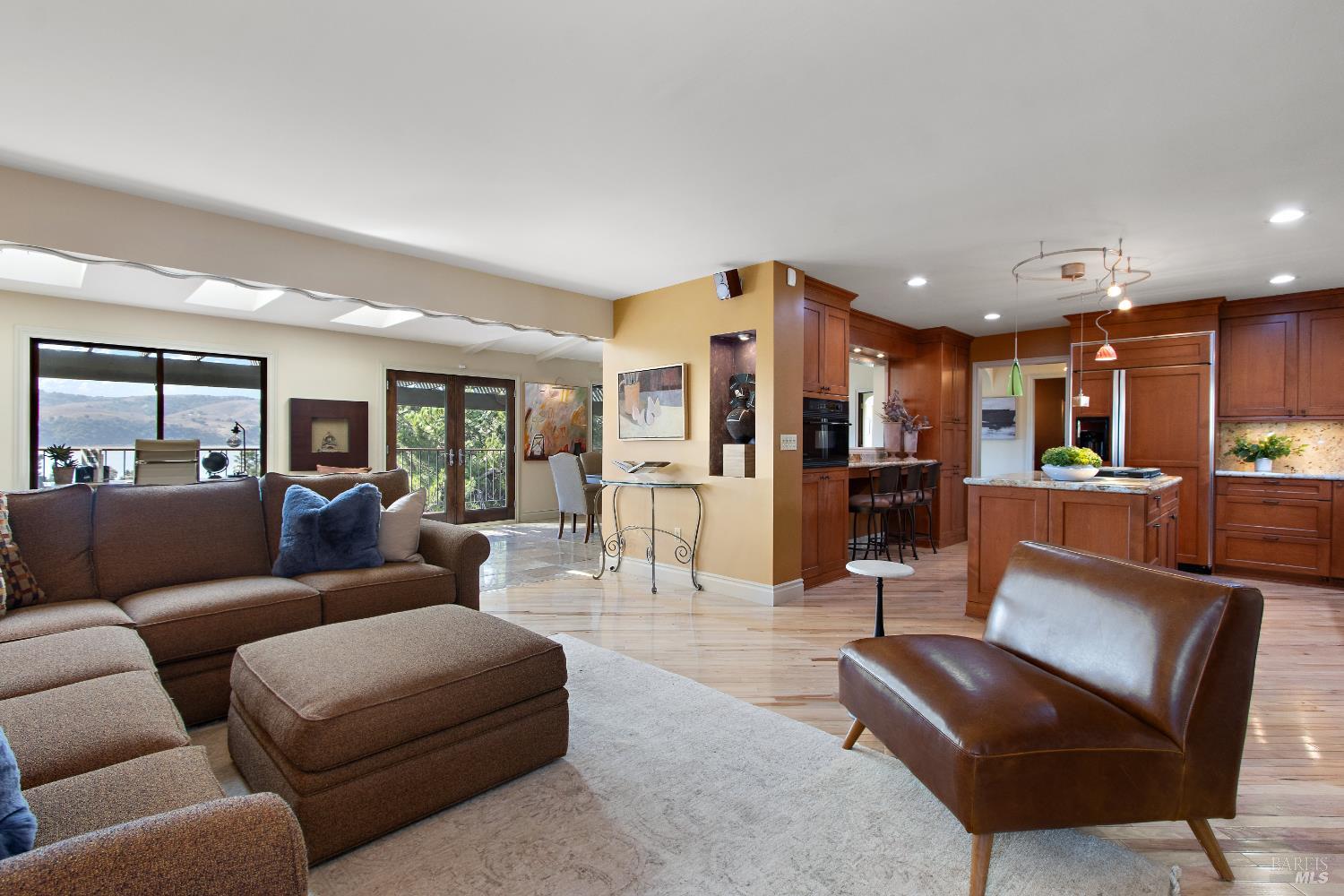 Detail Gallery Image 12 of 53 For 1372 Bonita Bahia Ct, Benicia,  CA 94510 - 3 Beds | 2/1 Baths