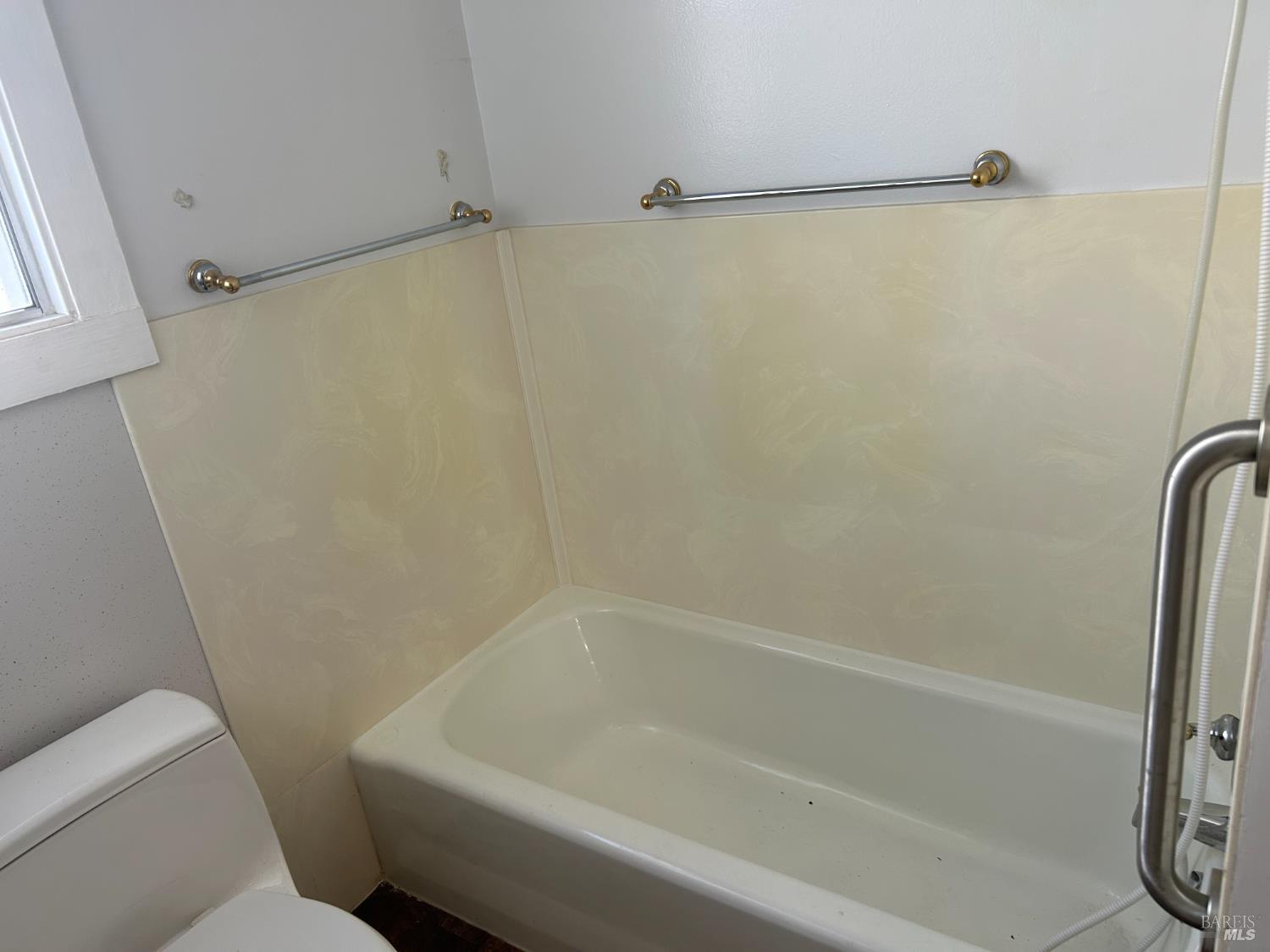 Detail Gallery Image 8 of 13 For 521 E G St, Benicia,  CA 94510 - 3 Beds | 1 Baths