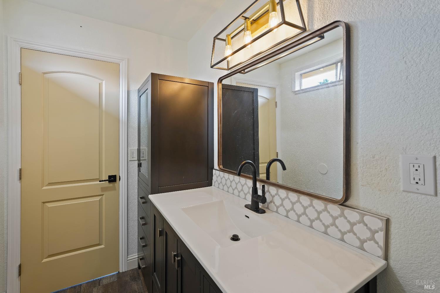 Detail Gallery Image 34 of 60 For 880 Knights Cir, Vallejo,  CA 94591 - 3 Beds | 2/1 Baths