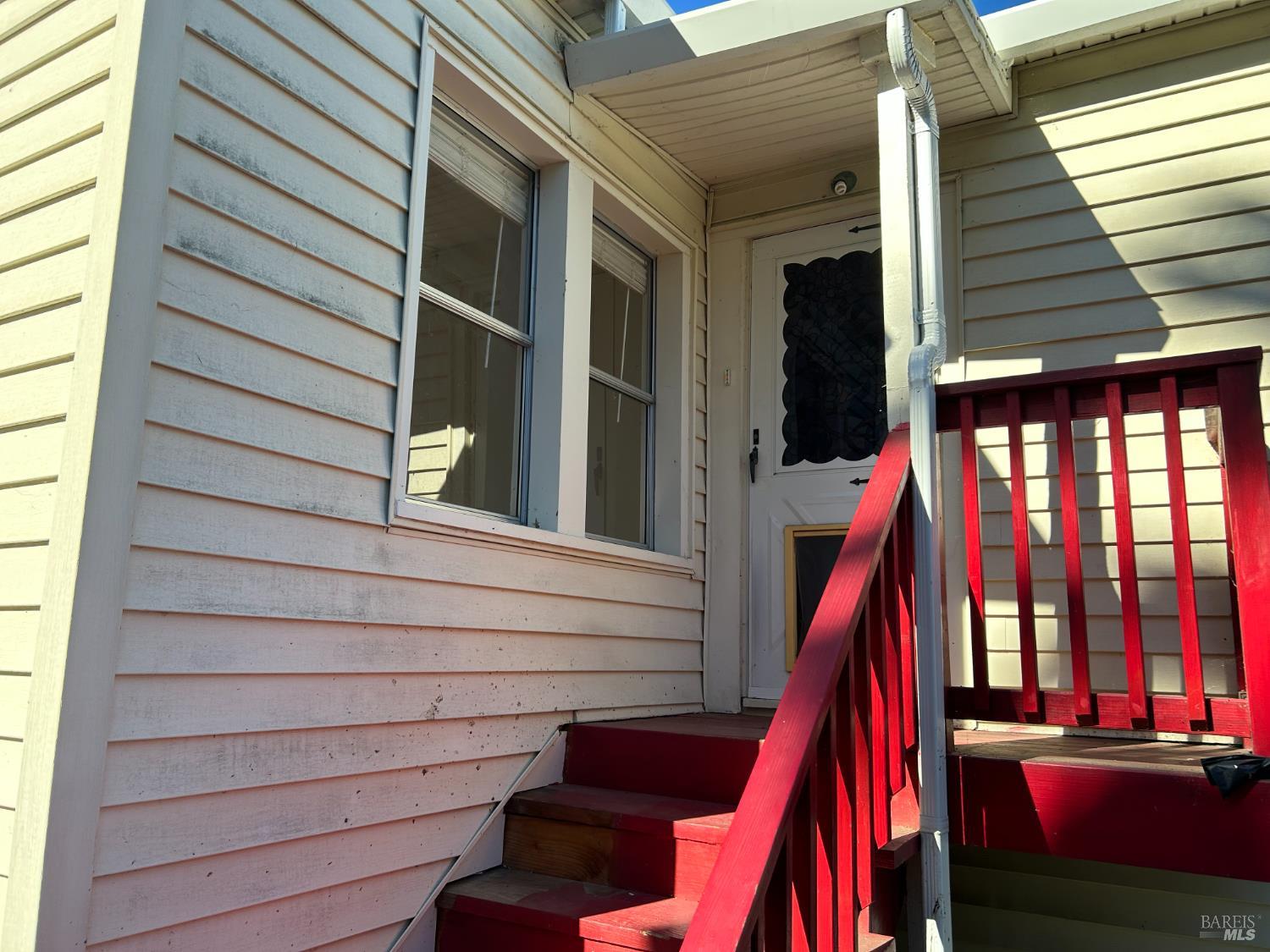 Detail Gallery Image 9 of 13 For 521 E G St, Benicia,  CA 94510 - 3 Beds | 1 Baths