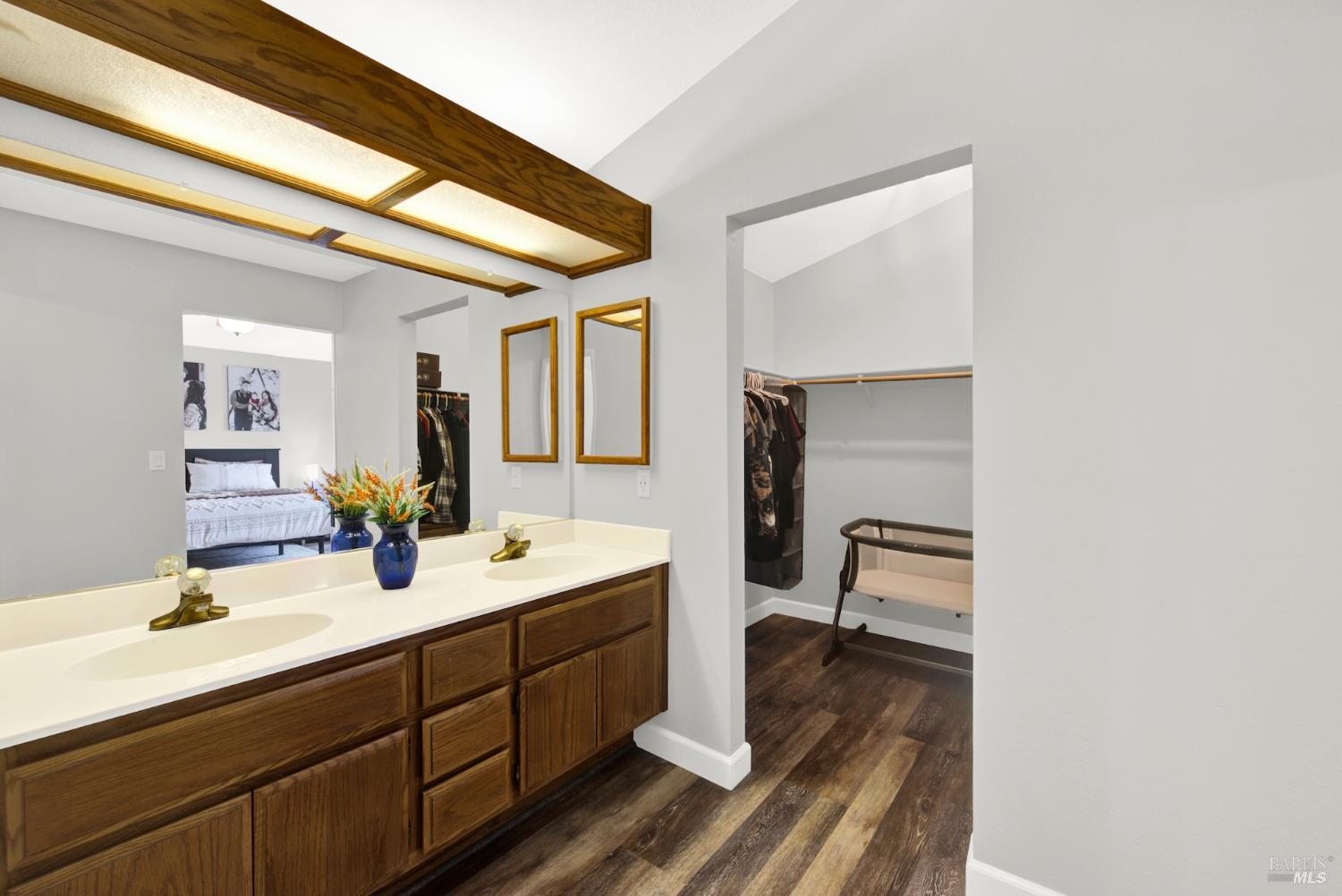 Detail Gallery Image 18 of 41 For 406 Stonecastle Way, Vacaville,  CA 95687 - 4 Beds | 2/1 Baths