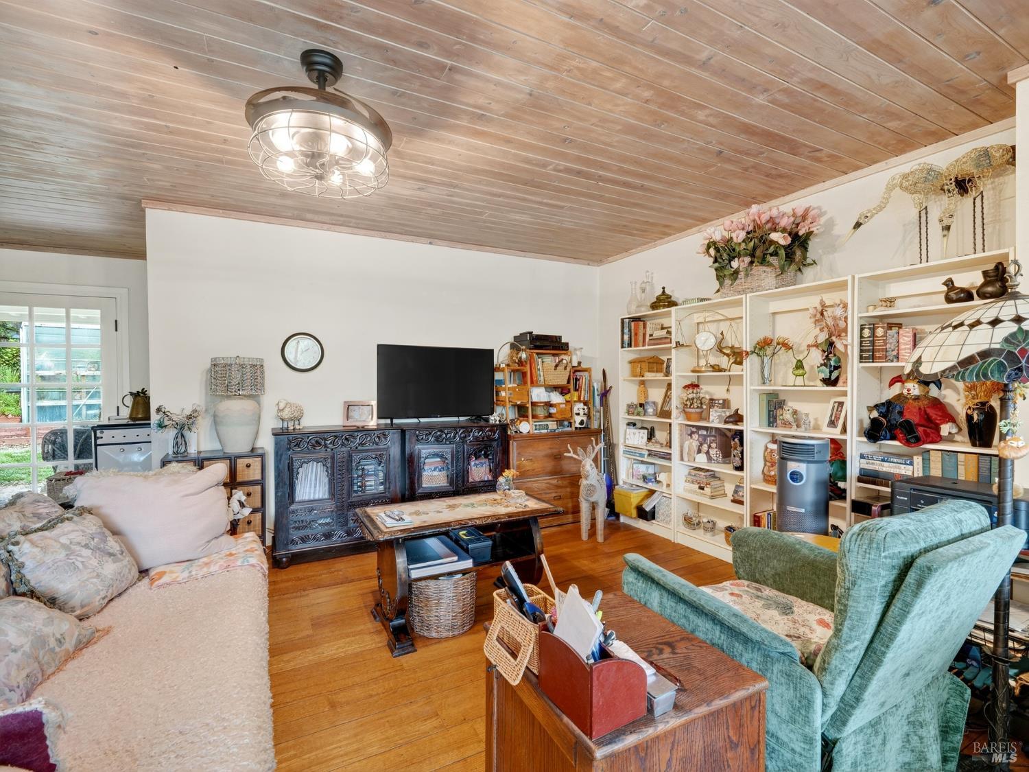 Detail Gallery Image 14 of 56 For 217 Geysers Rd, Cloverdale,  CA 95425 - 3 Beds | 4 Baths