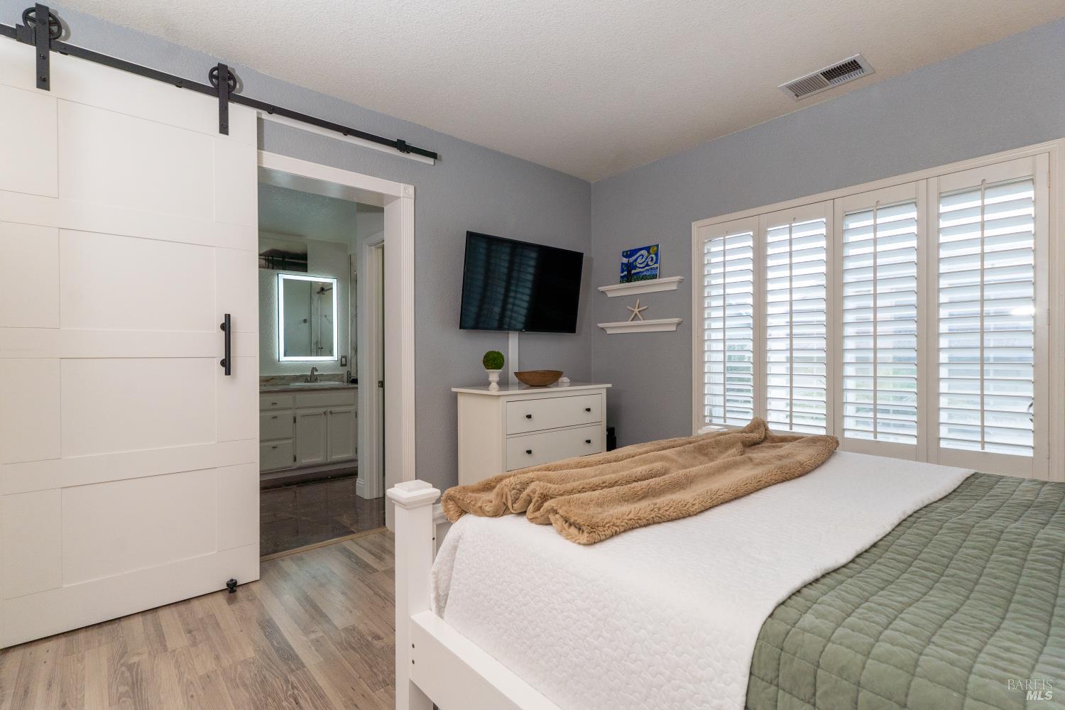 Detail Gallery Image 18 of 35 For 125 Trent Dr, Napa,  CA 94558 - 3 Beds | 2/1 Baths