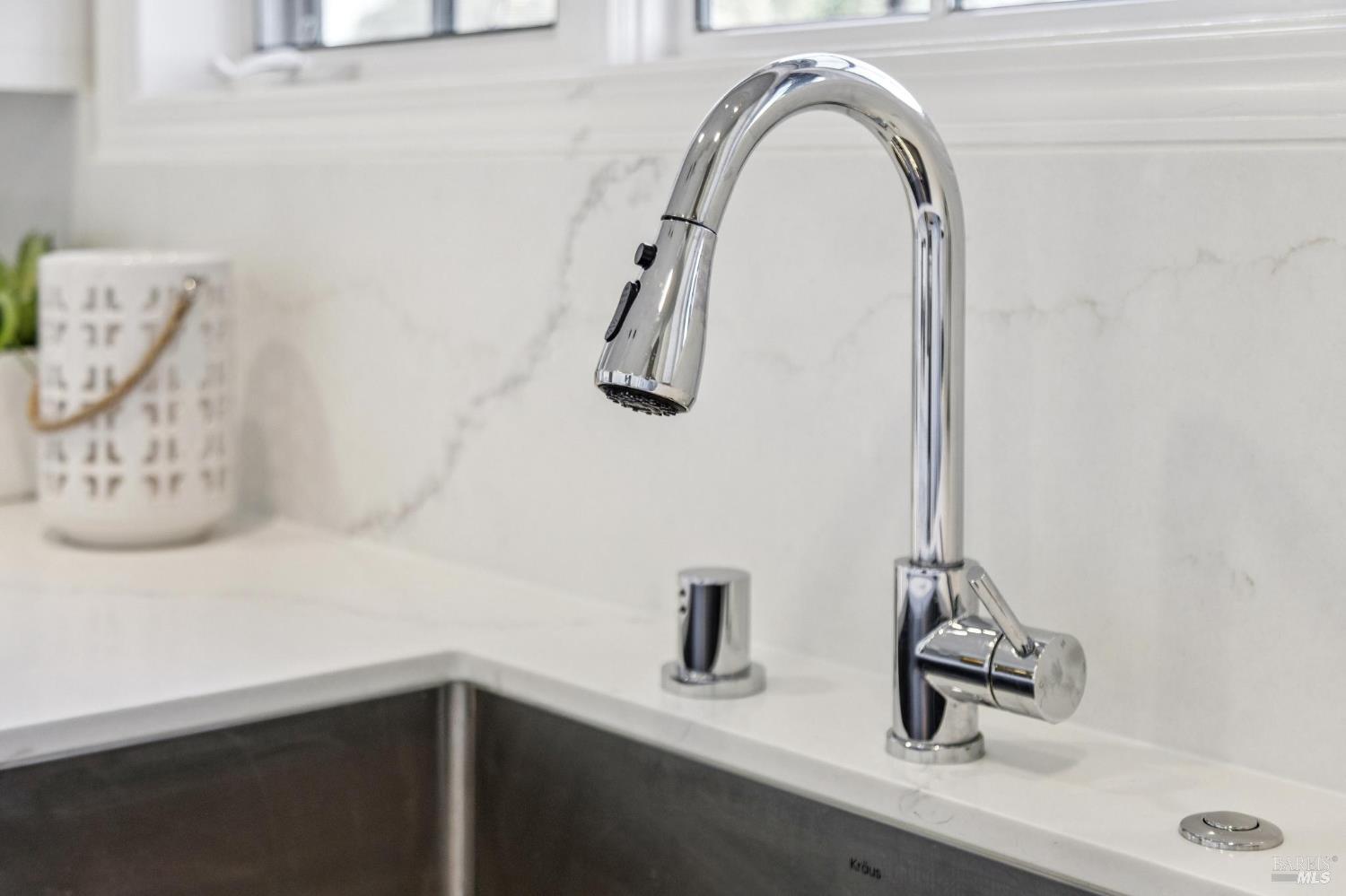 Detail Gallery Image 41 of 68 For 30 De Silva Island Dr, Mill Valley,  CA 94941 - 3 Beds | 2/1 Baths