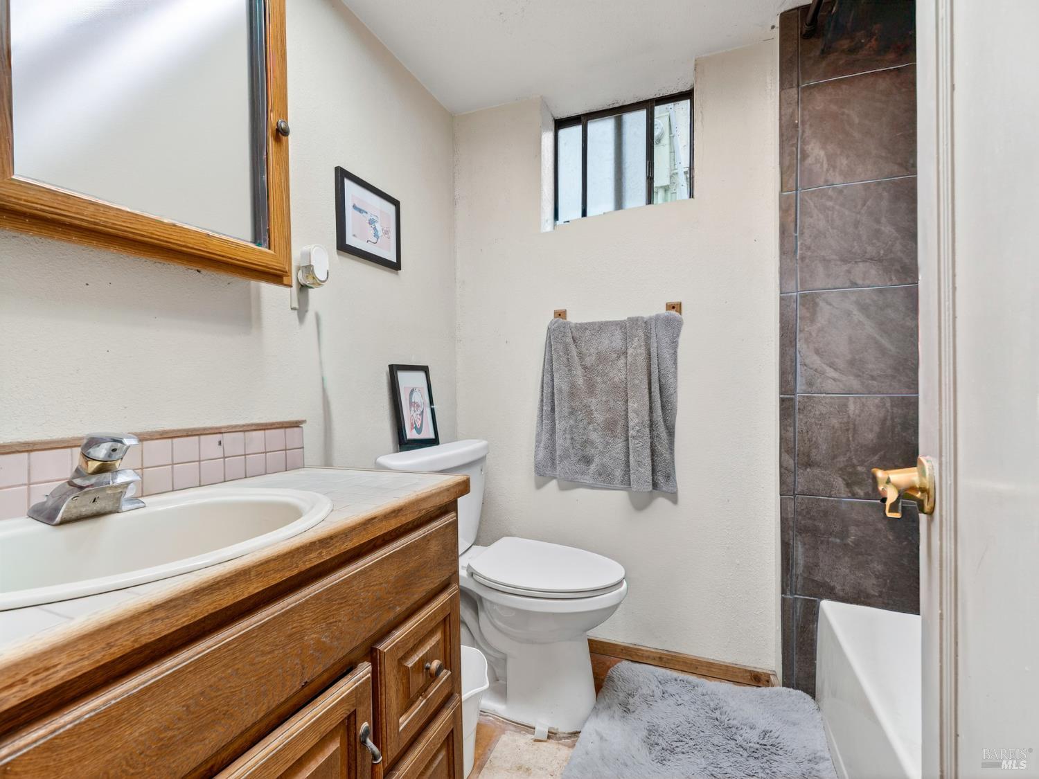 Detail Gallery Image 31 of 56 For 217 Geysers Rd, Cloverdale,  CA 95425 - 3 Beds | 4 Baths