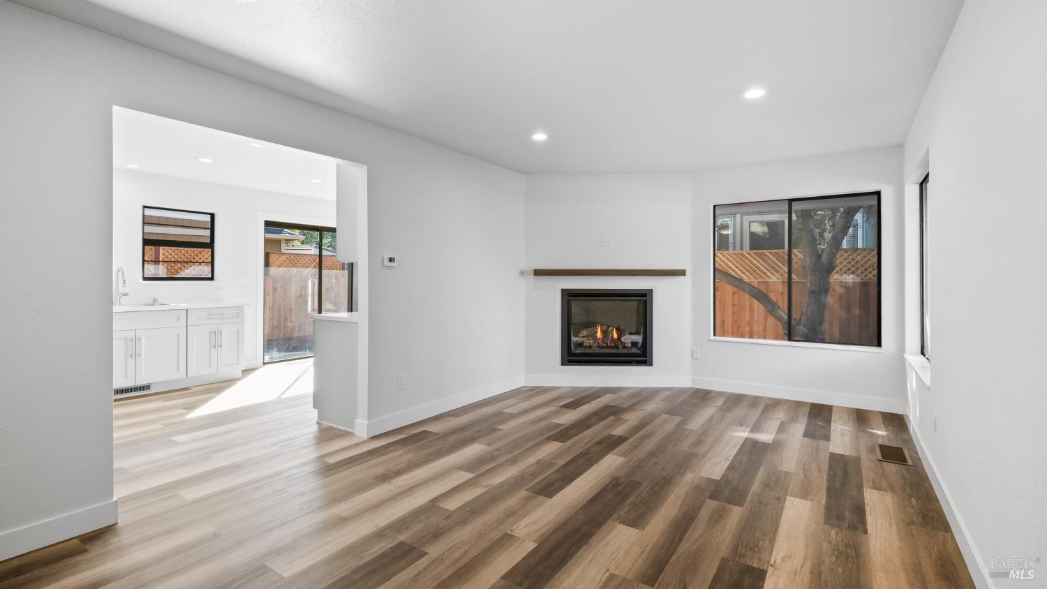 Detail Gallery Image 9 of 40 For 1380 Velma Ave, Santa Rosa,  CA 95403 - 2 Beds | 1 Baths