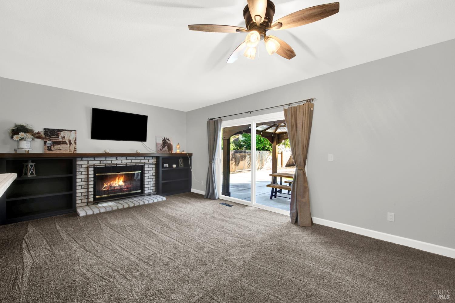 Detail Gallery Image 26 of 41 For 406 Stonecastle Way, Vacaville,  CA 95687 - 4 Beds | 2/1 Baths