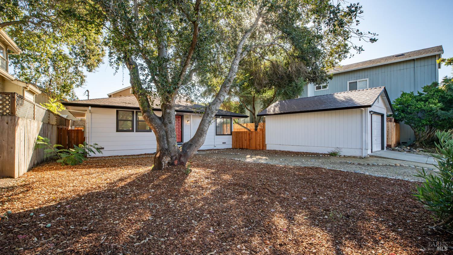 Detail Gallery Image 4 of 40 For 1380 Velma Ave, Santa Rosa,  CA 95403 - 2 Beds | 1 Baths