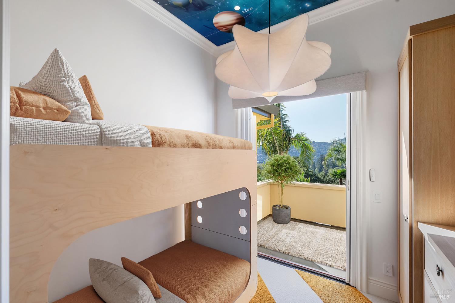 Detail Gallery Image 27 of 65 For 220 Deer Park Ave, San Rafael,  CA 94901 - 6 Beds | 6/1 Baths