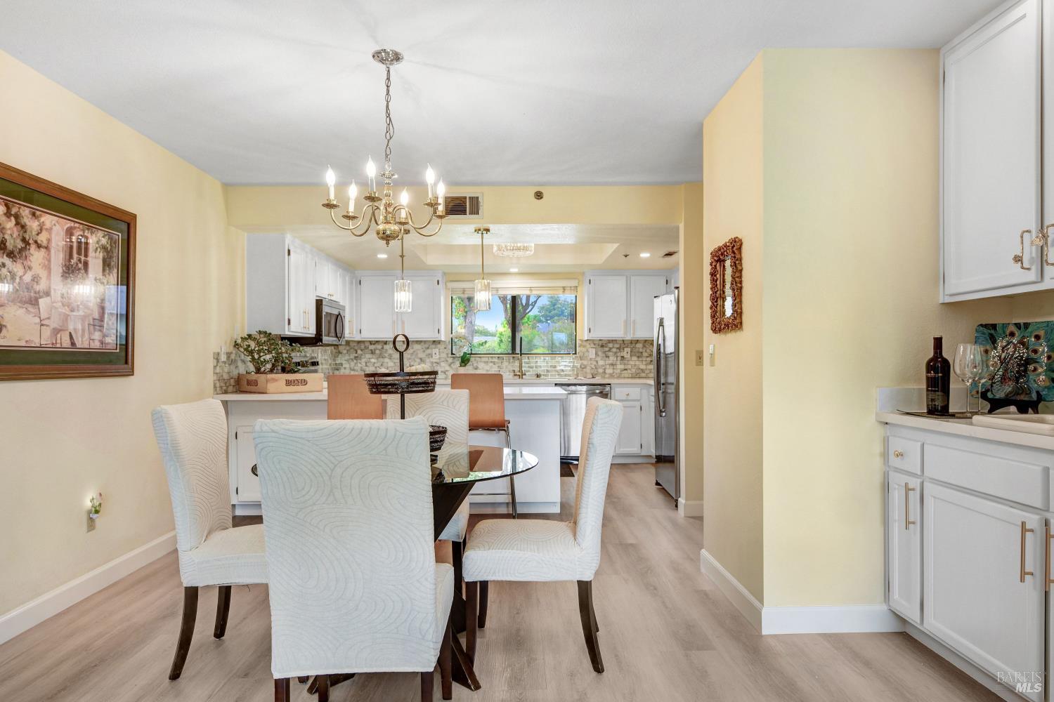 Detail Gallery Image 8 of 24 For 1639 San Vicente Ave, Napa,  CA 94558 - 3 Beds | 2 Baths