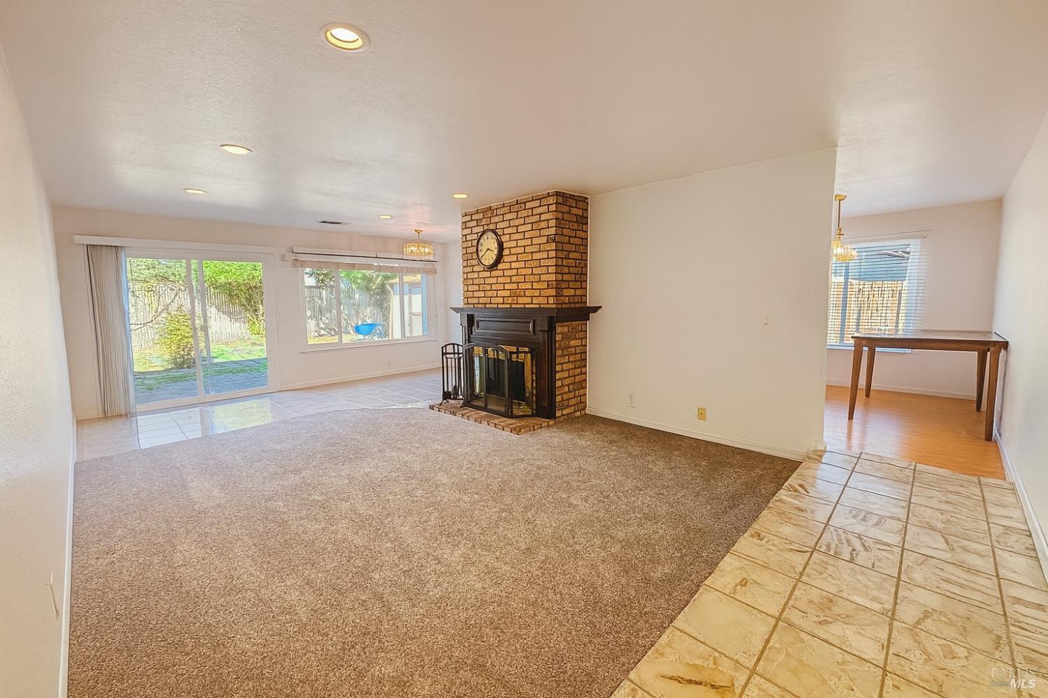 Detail Gallery Image 2 of 21 For 2859 Elmhurst Cir, Fairfield,  CA 94533 - 4 Beds | 2 Baths