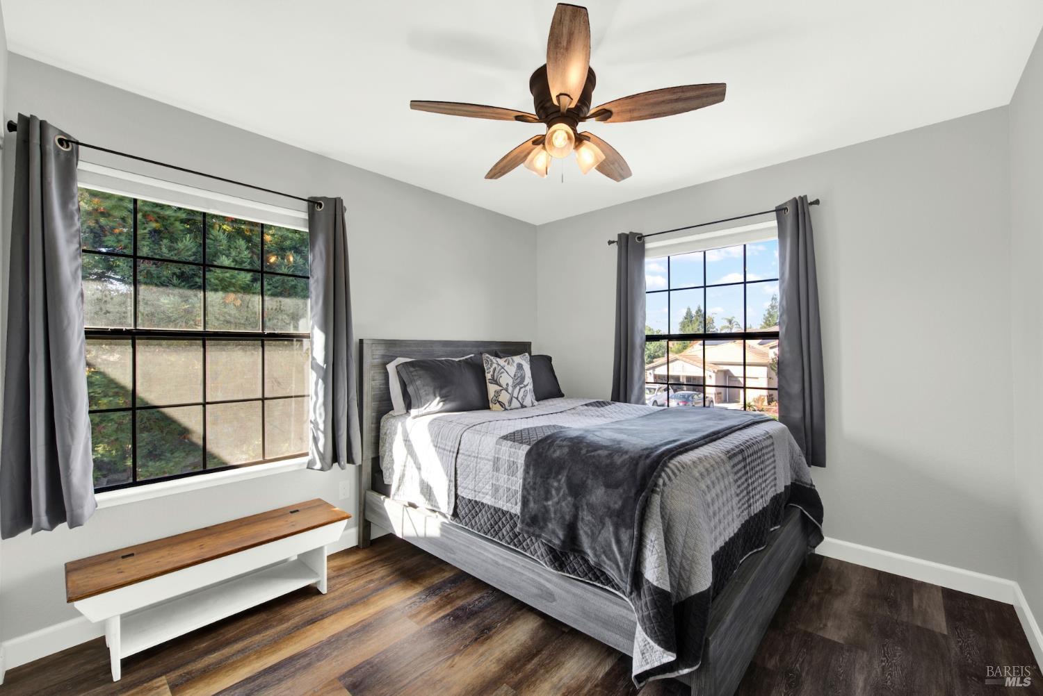 Detail Gallery Image 22 of 41 For 406 Stonecastle Way, Vacaville,  CA 95687 - 4 Beds | 2/1 Baths