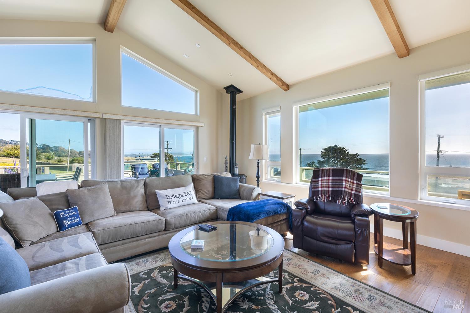 Detail Gallery Image 10 of 43 For 4811 Carmet Dr, Bodega Bay,  CA 94923 - 2 Beds | 2/1 Baths