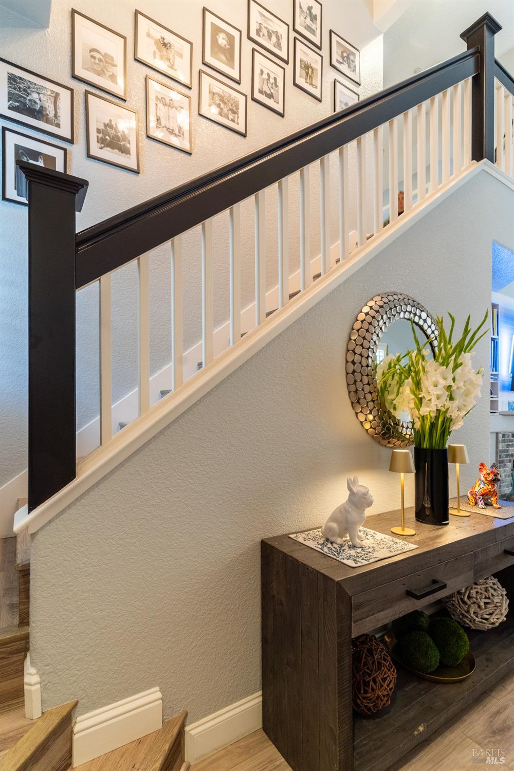 Detail Gallery Image 12 of 35 For 125 Trent Dr, Napa,  CA 94558 - 3 Beds | 2/1 Baths