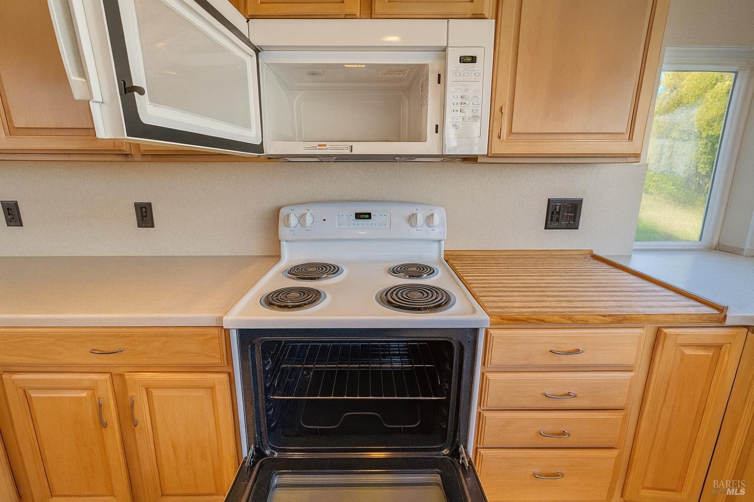 Detail Gallery Image 11 of 21 For 2859 Elmhurst Cir, Fairfield,  CA 94533 - 4 Beds | 2 Baths