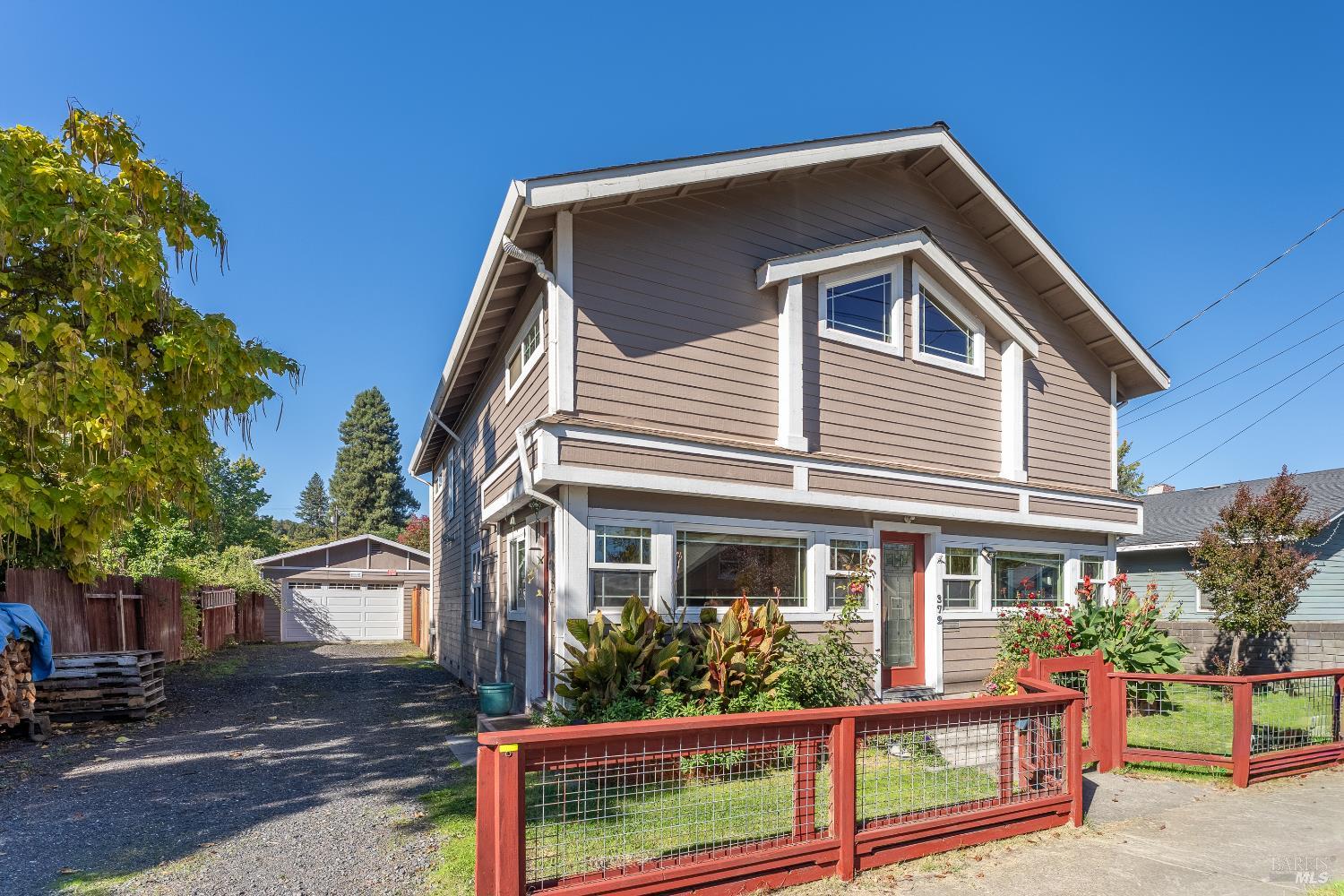 Detail Gallery Image 2 of 41 For 372 Coast St, Willits,  CA 95490 - 4 Beds | 2 Baths