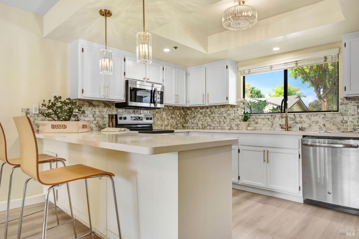 Detail Gallery Image 4 of 24 For 1639 San Vicente Ave, Napa,  CA 94558 - 3 Beds | 2 Baths