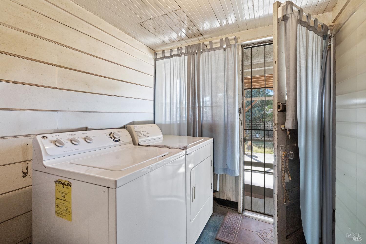 Detail Gallery Image 12 of 22 For 715 Mariposa Ave, Rodeo,  CA 94572 - 2 Beds | 1 Baths