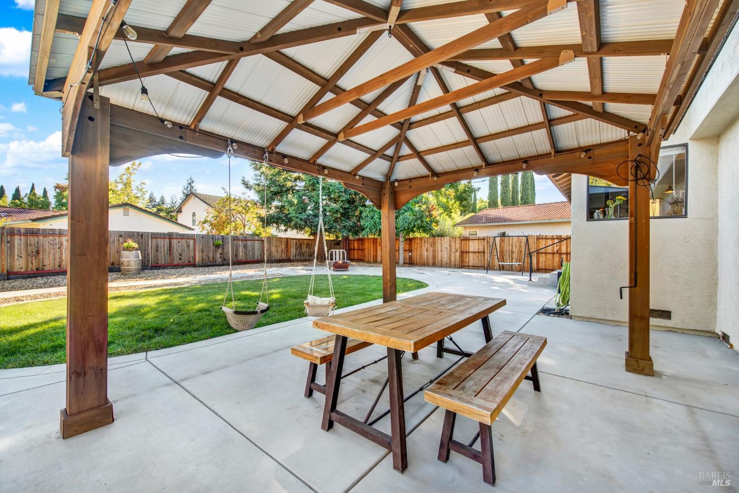 Detail Gallery Image 36 of 41 For 406 Stonecastle Way, Vacaville,  CA 95687 - 4 Beds | 2/1 Baths