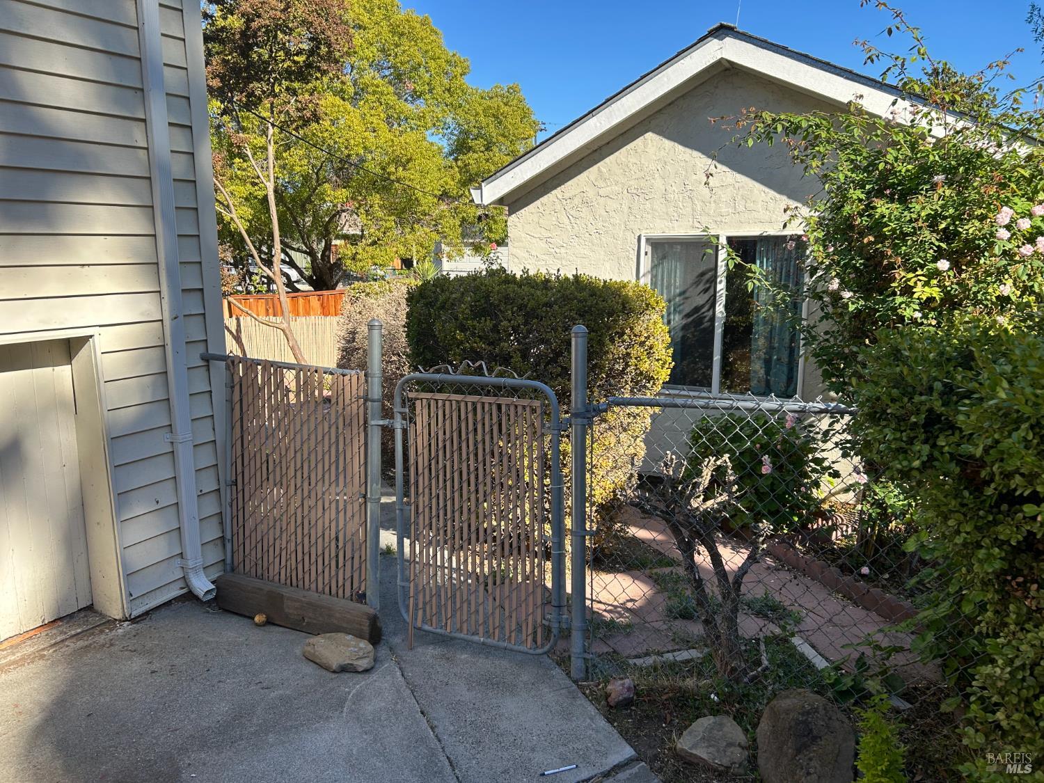 Detail Gallery Image 10 of 13 For 521 E G St, Benicia,  CA 94510 - 3 Beds | 1 Baths