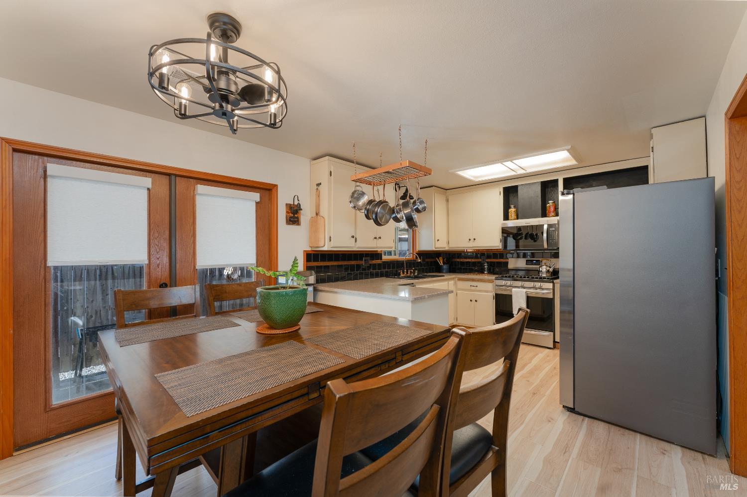 Detail Gallery Image 9 of 24 For 216 Bonnie Ln, Willits,  CA 95490 - 3 Beds | 2 Baths