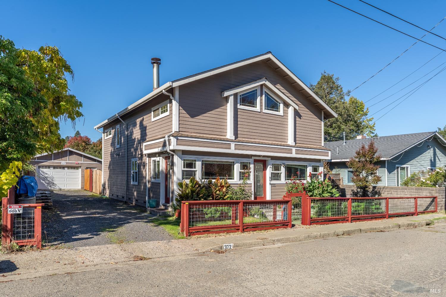 Detail Gallery Image 4 of 41 For 372 Coast St, Willits,  CA 95490 - 4 Beds | 2 Baths