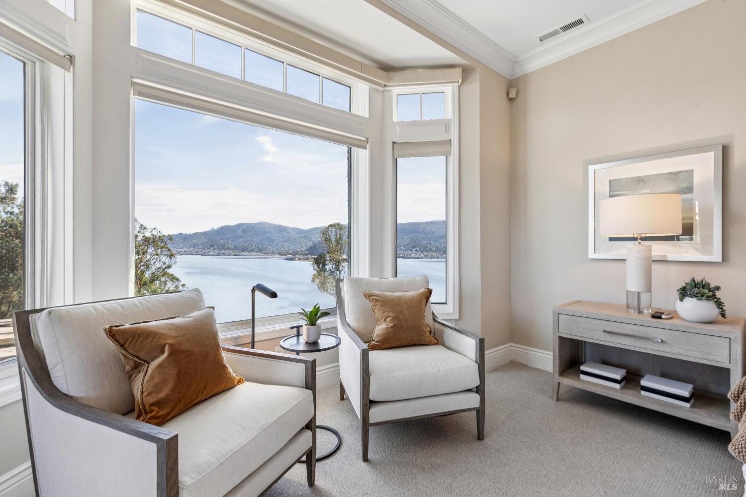 Detail Gallery Image 7 of 68 For 30 De Silva Island Dr, Mill Valley,  CA 94941 - 3 Beds | 2/1 Baths